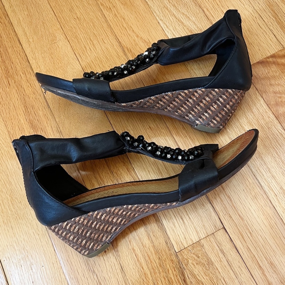 Spring Step Black Heels - Picture 4 of 4